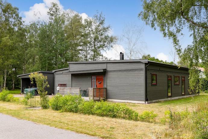 5 rum villa på Änggärdesvägen 11 Boda, Kalmar kommun - bild 1