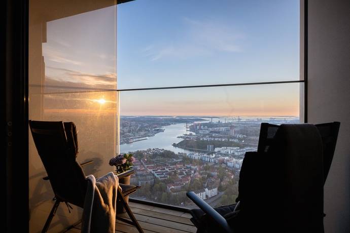 2 rum lägenhet på Lodjursstråket 1 (Våning 54 Karlatornet) Karlastaden, Göteborgs kommun - bild 1