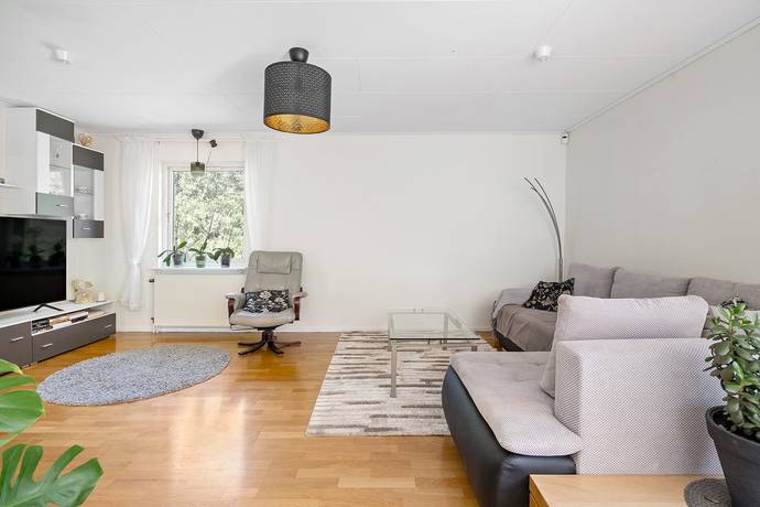 5 rum Villa på Tjädervägen 4B Sjöberg Sollentuna kommun - bild 8