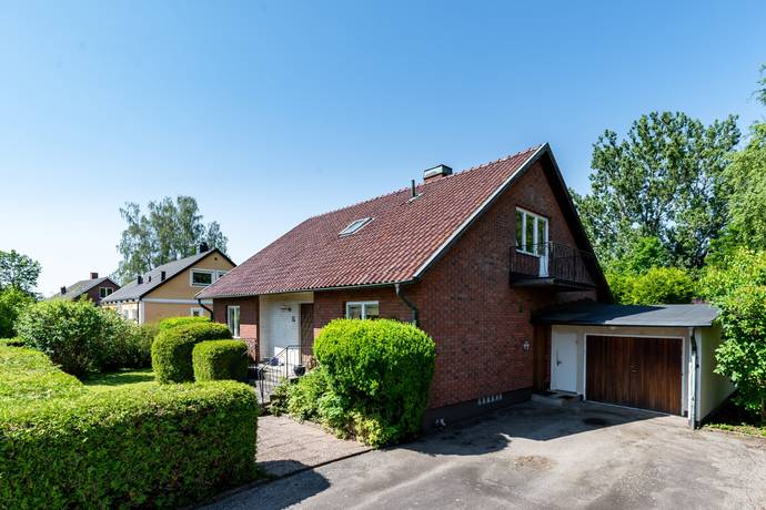 8 rum villa på Östanbergsvägen 15 Lillån, Örebro kommun - bild 1