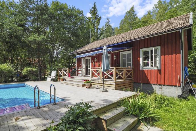 3 rum vinterbonat fritidshus på Blacksta Lövhyddan 4 Gnesta, Gnesta kommun - bild 1
