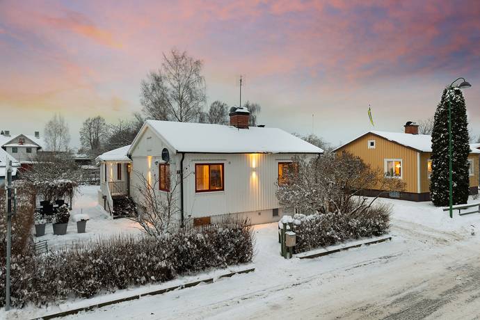 Vinkelgatan 7 i Granbacken, Tidaholms kommun - villa till salu - Hemnet
