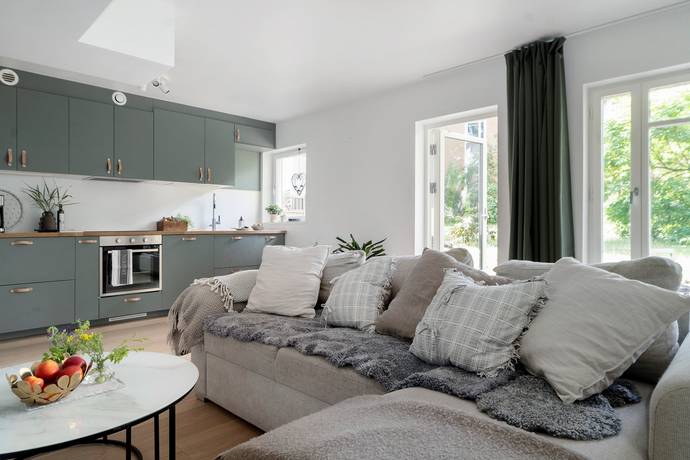 2,5 rum lägenhet på Bergsrådsvägen 16 Bagarmossen, Stockholms kommun - bild 3