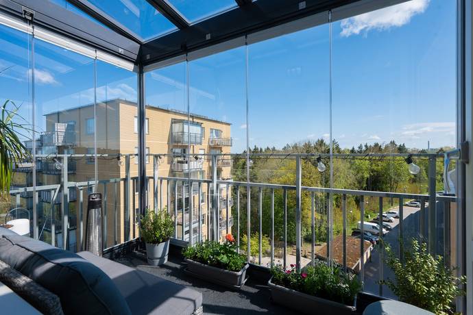 4 rum lägenhet på Hallsbergsgatan 22 Älvsjöbadet - Hagsätra, Stockholms kommun - bild 1