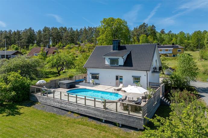 6 rum villa på Tinderedsvägen 10 Helgenäs, Västerviks kommun - bild 1