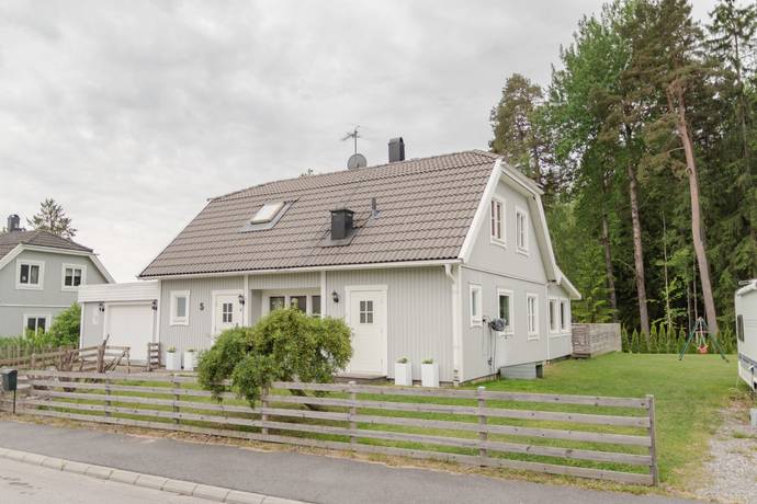 6 rum villa på Tivoligatan 5 Katrineholm Gersnäs, Katrineholms kommun - bild 1