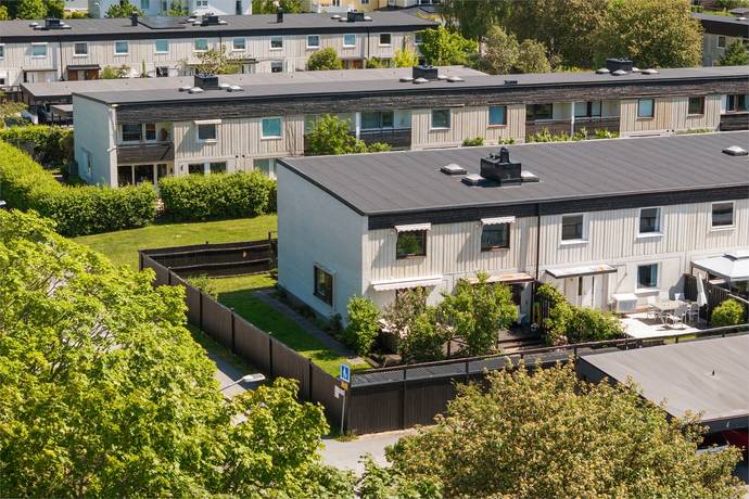 5 rum radhus på Cedervägen 39 Enebyberg, Danderyds kommun - bild 1