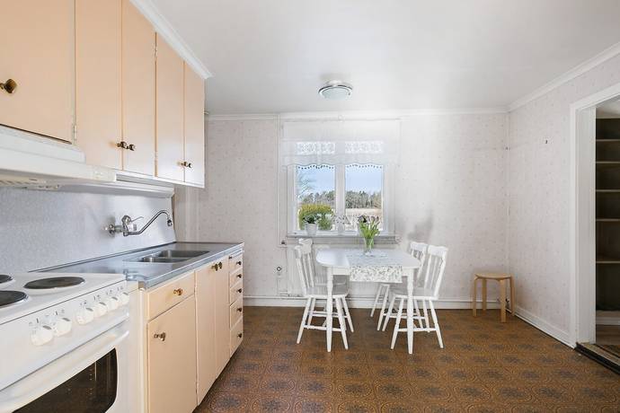 Glossbovägen 33 i nossebro, nossebro friliggande villa till salu ...