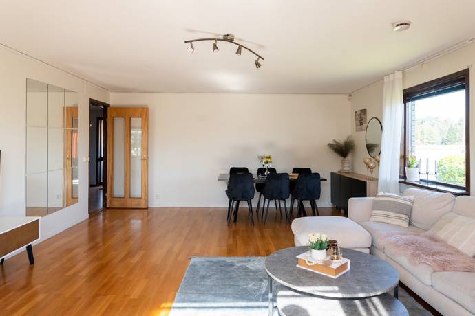 5 rum Villa på Usterstavägen 42 Näs Hallstahammars kommun - bild 5