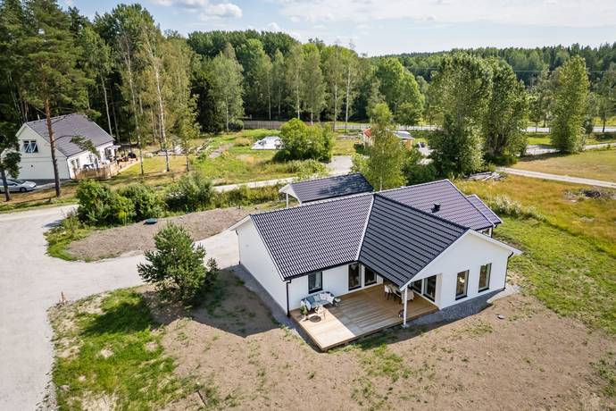 5 rum villa på Hagalundsvägen 3A Vallentuna, Vallentuna kommun - bild 1