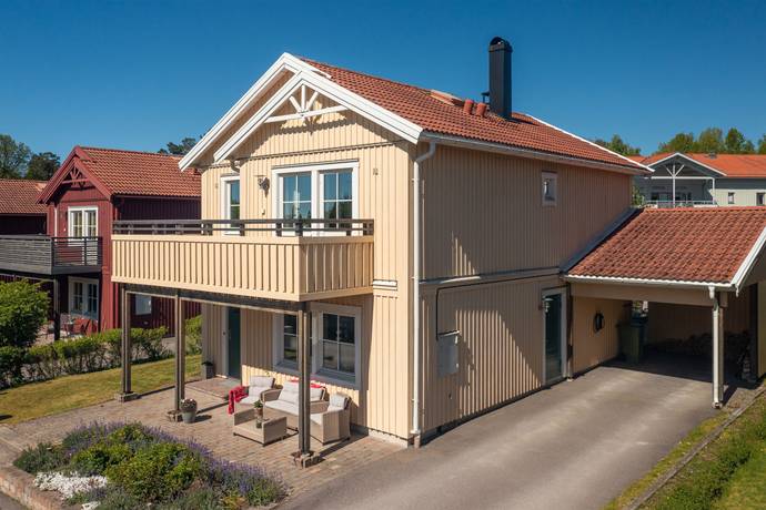 5 rum villa på Ekorrvägen 18 Ulvhäll, Strängnäs kommun - bild 1