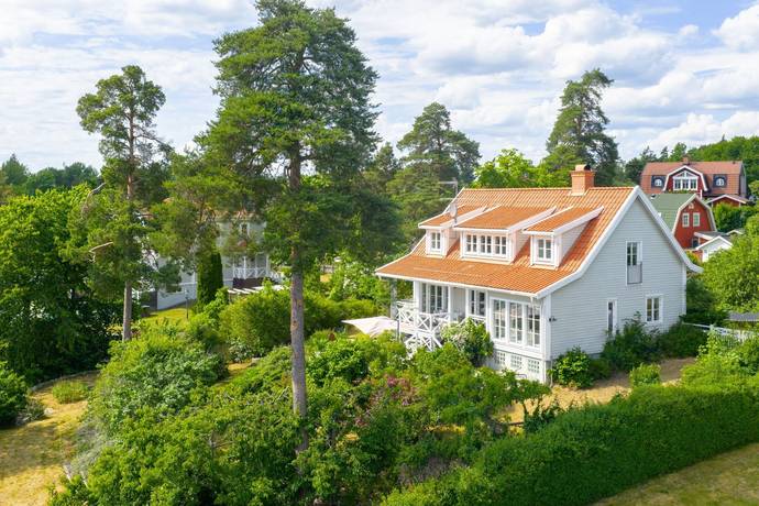 8 rum villa på Kosmosvägen 6 Lidingö, Lidingö kommun - bild 1