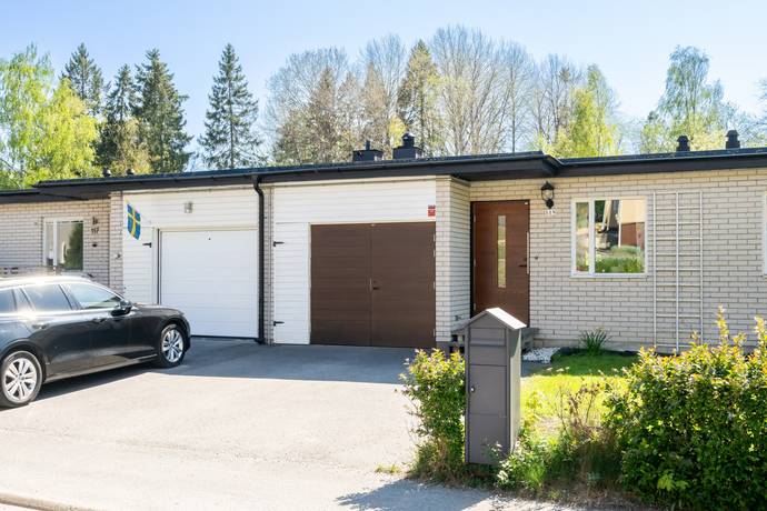5 rum radhus på Mossvägen 119 Fullersta, Huddinge kommun - bild 2