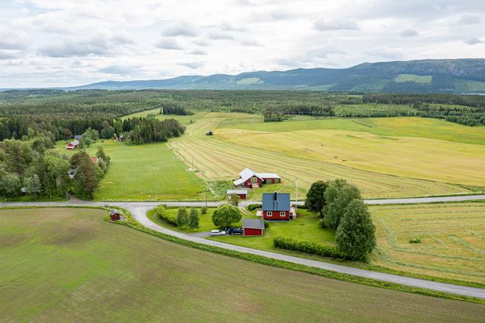 6 rum gård/skog på Bångåsen 300 Offerdal, Krokoms kommun - bild 1