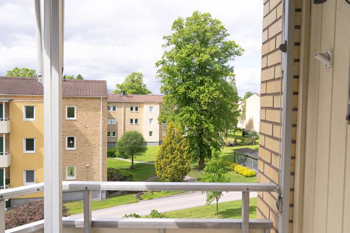 3 rum lägenhet på Rotorvägen 4 Asea-Stan, Västerås kommun - bild 1