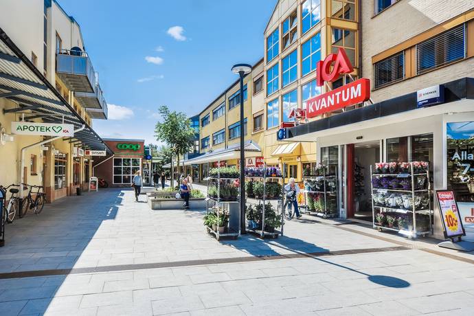 5 rum Par-/kedje-/radhus på Disavägen 7 Ormsta Vallentuna kommun - bild 32