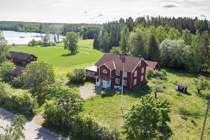 8 rum villa på Fullsta 30 By Kyrkby, Avesta kommun - bild 1