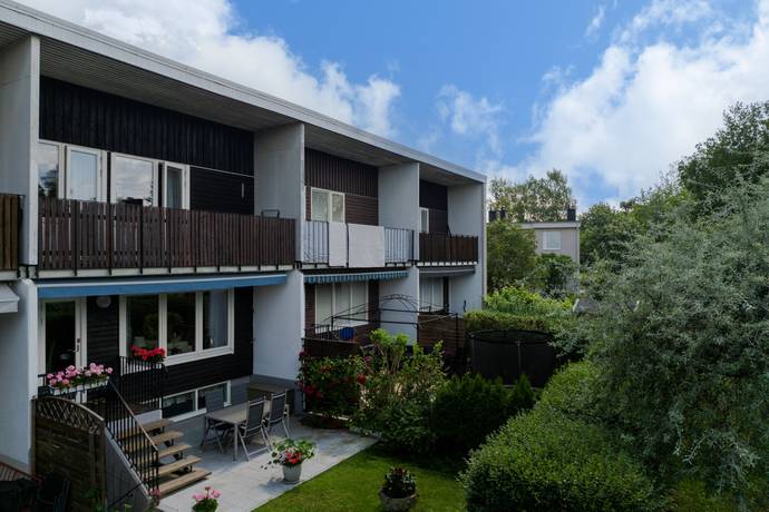 6 rum radhus på Kärrgränd 107 Vällingby - Kälvesta, Stockholms kommun - bild 1