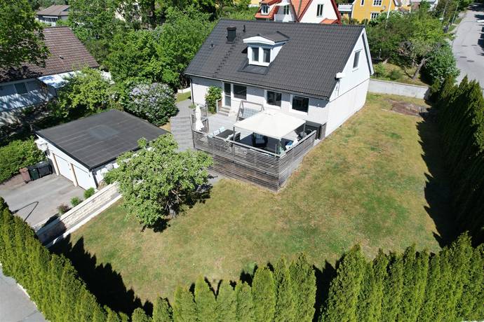 7 rum villa på Carl Barks väg 29 Spånga- Bromsten, Stockholms kommun - bild 2