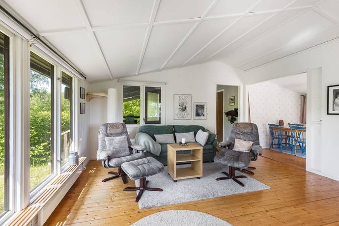 4 rum Vinterbonat fritidshus på Liljekonvaljstigen 50 Ringsö Strängnäs kommun - bild 12