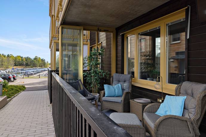 2 rum lägenhet på Hamnvägen 2J Lillängshamnen, Hammarö kommun - bild 2