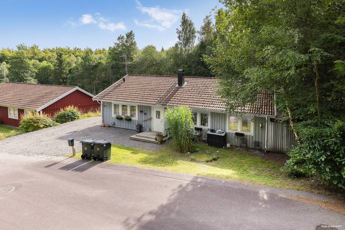 4 rum villa på Fågelsångsvägen 21 Åsljunga, Örkelljunga kommun - bild 1