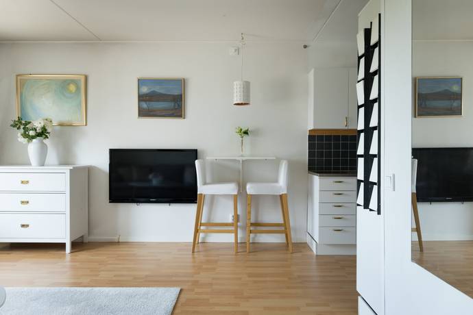 2 rum lägenhet på Mjölnerbacken 14 Rissne, Sundbybergs kommun - bild 2