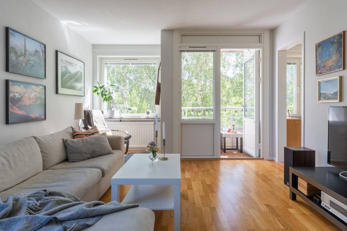 3 rum lägenhet på Gillerbacken 28 Rågsved, Stockholms kommun - bild 1