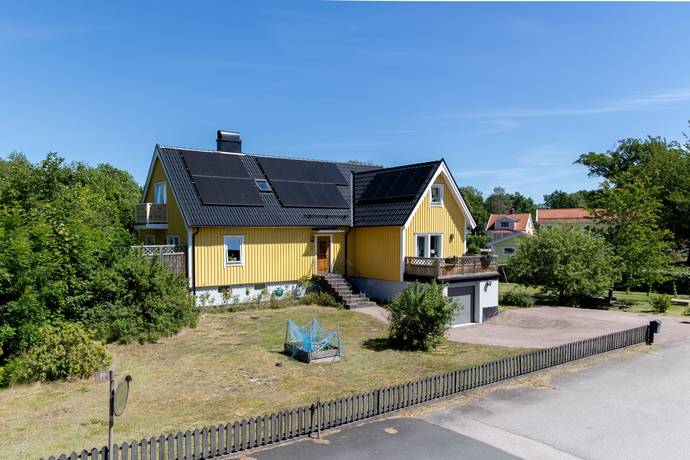 8 rum villa på Villagatan 1 Mölstad, Mönsterås kommun - bild 1