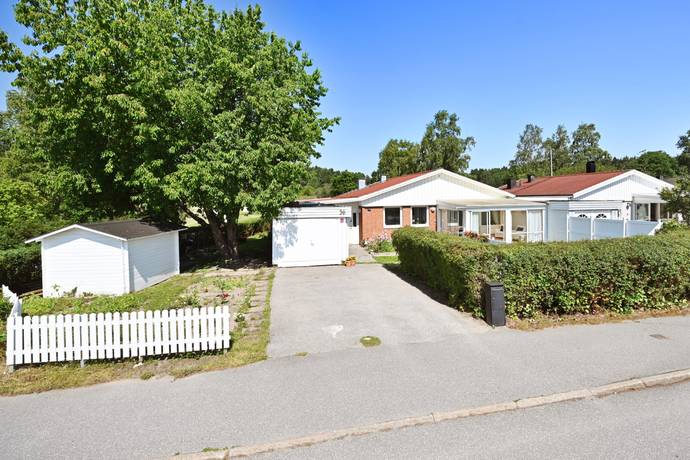 6 rum kedjehus på Solrosvägen 36 Märsta, Sigtuna kommun - bild 1