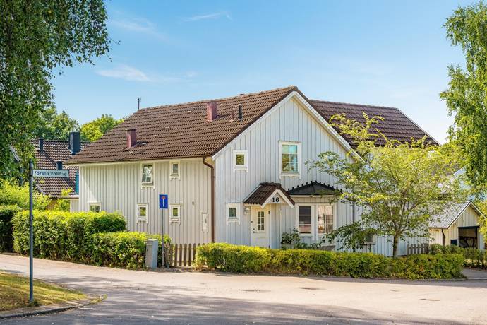 Första vallåsgatan 16, Kinna, Marks kommun