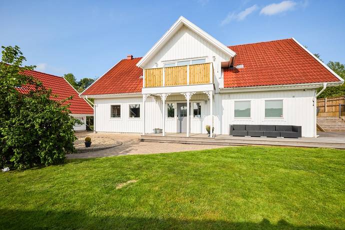 7 rum villa på Johan Mattsas väg 6 Ucklum, Stenungsunds kommun - bild 1