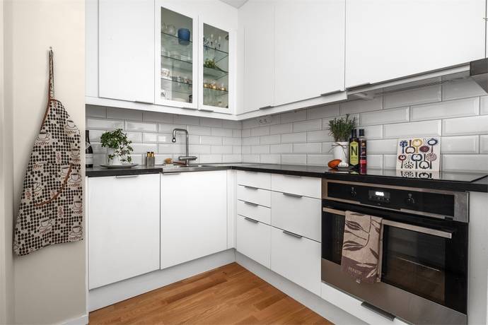 2 rum lägenhet på Råcksta Gårdsväg 28 Vällingby - Råcksta Trädgårdsstad, Stockholms kommun - bild 2