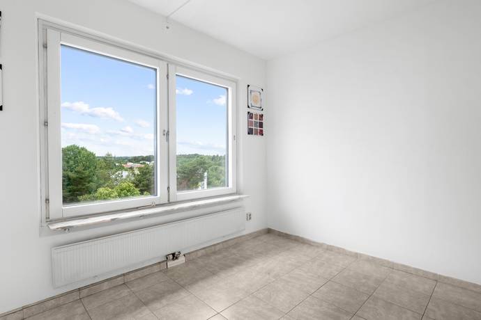 3 rum lägenhet på Mjölnerbacken 21 vån 4/4 Rissne, Sundbybergs kommun - bild 2