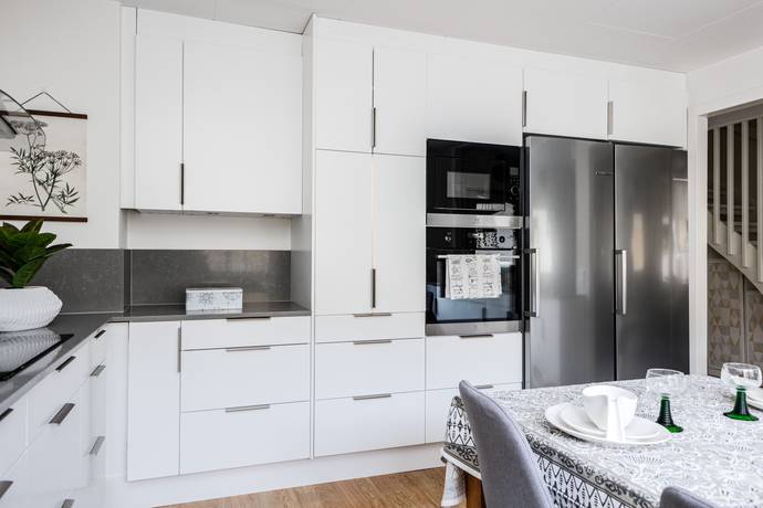 5 rum radhus på Kaprifolgatan 33 Norra Gryta, Västerås kommun - bild 4