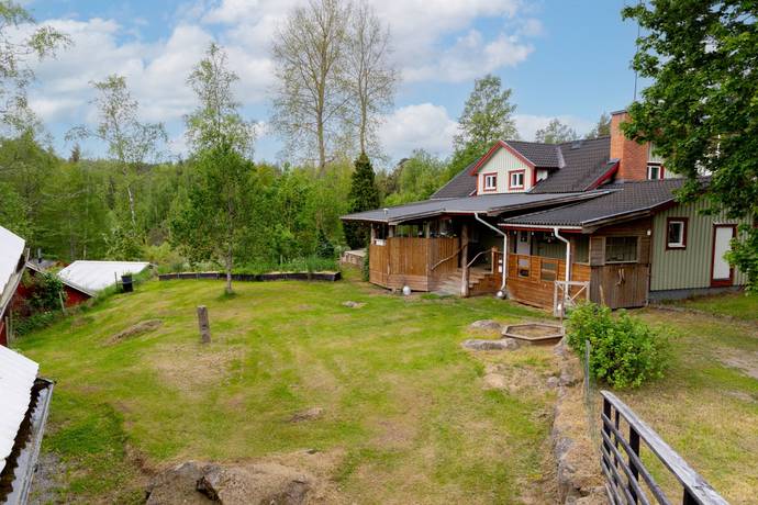 4 rum gård med jordbruk på Åstad 127 Vimmerby, Vimmerby kommun - bild 2