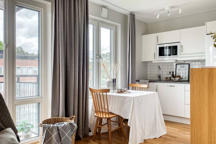 1 rum lägenhet på Diktarvägen 13 Huvudsta - Ingenting, Solna kommun - bild 2