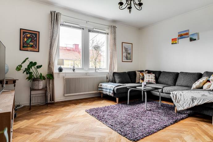 2 rum lägenhet på Skolvägen 3B Bohus, Ale kommun - bild 2