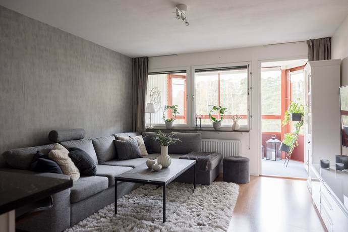 2 rum lägenhet på Släggkastargatan 10 Rönnby, Västerås kommun - bild 1