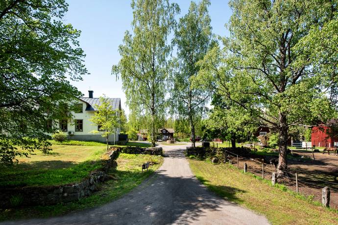 12 rum Gård utan jordbruk på Ina 231 SÖDERALA Söderhamns kommun - bild 52
