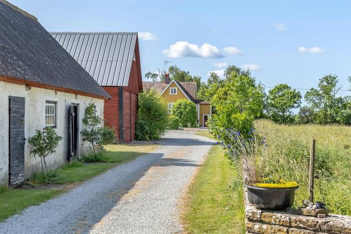 4 rum gård utan jordbruk på Folkeslunda bygata 16 Långlöts Socken, Borgholms kommun - bild 2