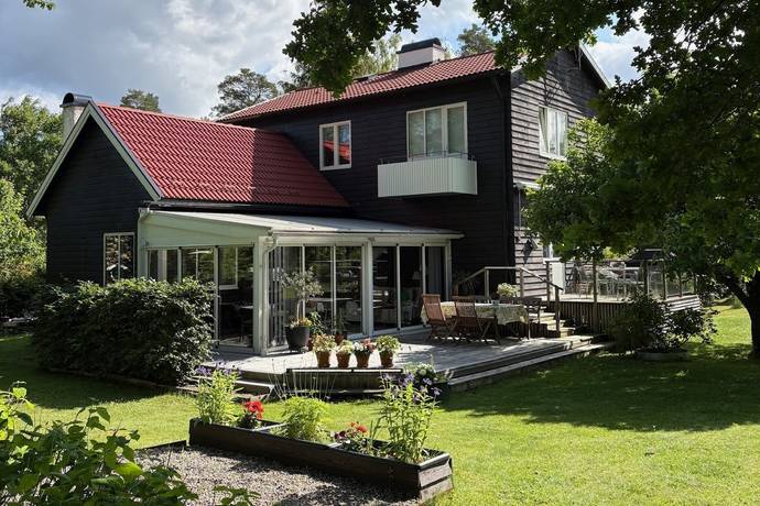 4 rum villa på Vattravägen 28 Uttran, Botkyrka kommun - bild 1