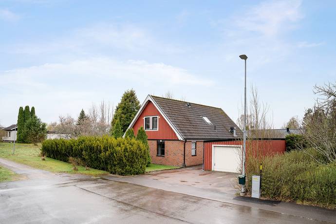 6 rum villa på Orrvägen 24 Munkfors, Munkfors kommun - bild 1