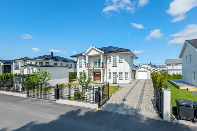 7 rum Villa på Kumla trädgårdsgata 35 Danmarks-Kumla Uppsala kommun - bild 2