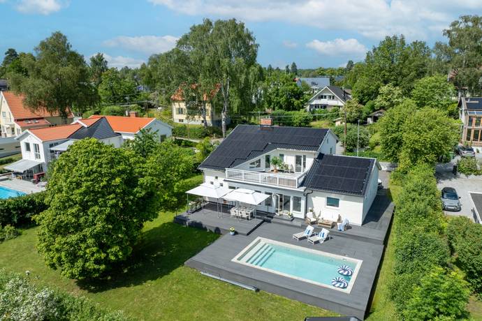 6 rum villa på Klövervägen 6 Nora, Danderyds kommun - bild 1