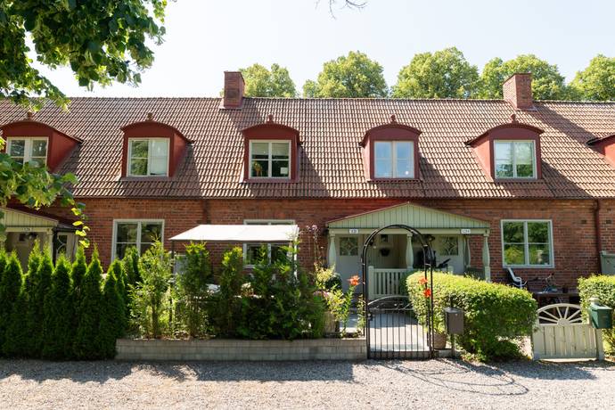 3 rum radhus på Björnövägen 12J Öster Mälarstrand, Västerås kommun - bild 2