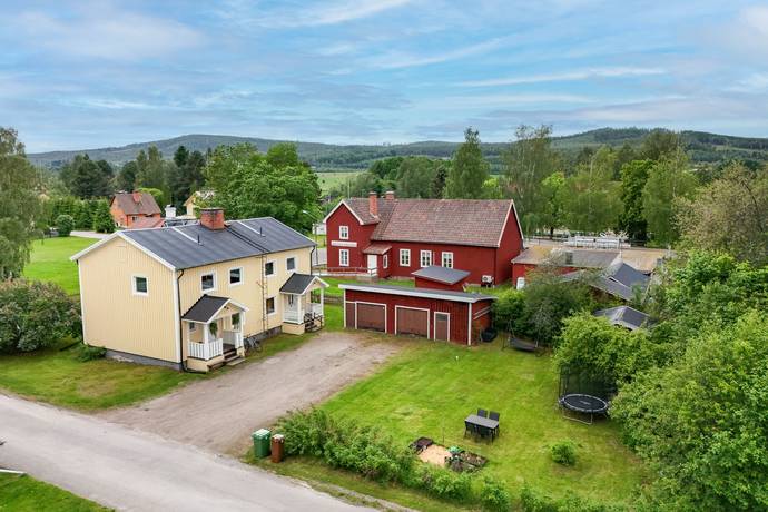 8 rum villa på Hovvägen 1 A-B Vallsta, Bollnäs kommun - bild 2