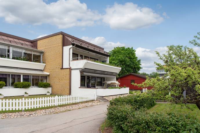 3 rum lägenhet på Slottsbrovägen 64 Hovshaga, Växjö kommun - bild 1