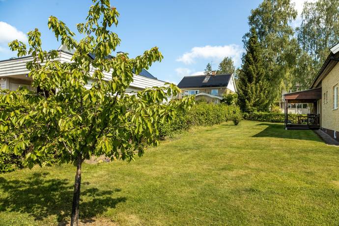 10 rum villa på Nybodavägen 24 Jakobsberg - Västra, Järfälla kommun - bild 1