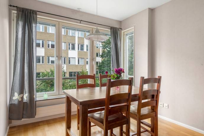 3 rum lägenhet på Gustav III:s Boulevard 83 Frösunda, Solna kommun - bild 4